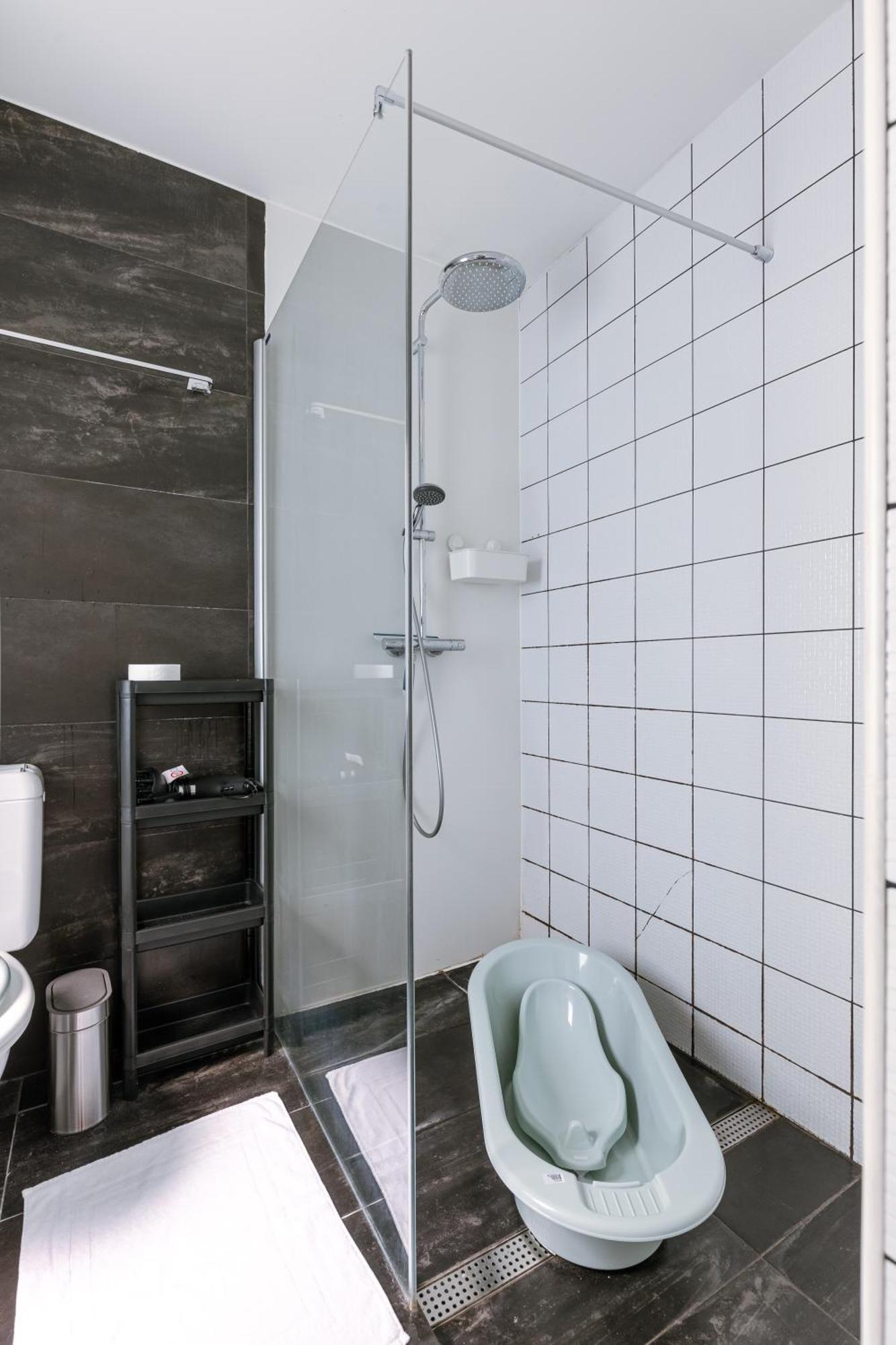 Right In The City Center Your Ghent Getaway Gante Exterior foto